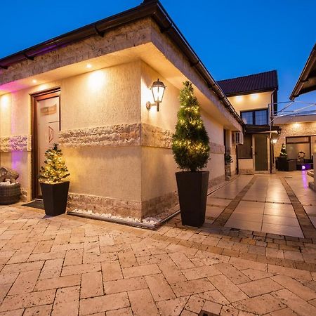 H & V Residence - Diamond Bungalow Apartment Арад Экстерьер фото